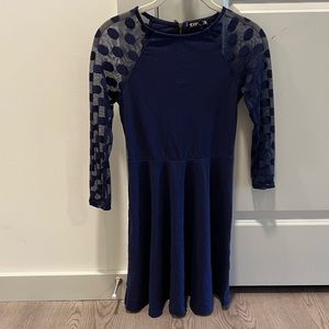 EXPRESS - blue dress with polka dot mid sleeve, size XS, in great condition